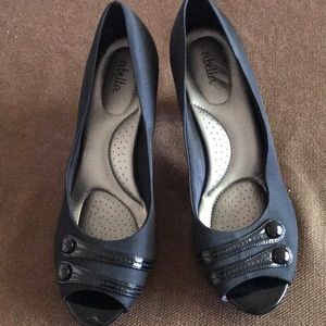 Abella 9.5 3” heel dress shoes Cushioned inside, satin feel upper. Open toe.